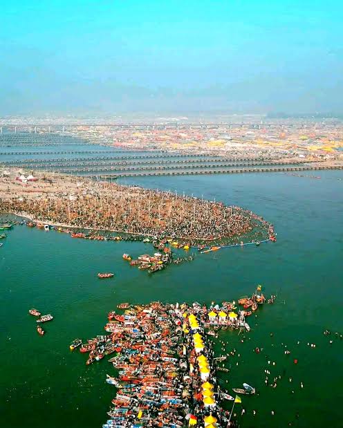 triveni-sangam-prayagraj tour with luxury traveller (Force urbania)